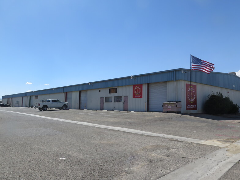 17205 Eucalyptus St, Hesperia, CA for lease - Building Photo - Image 1 of 5