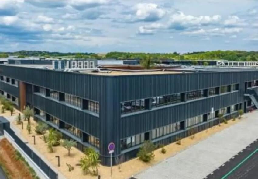 Office in Mauguio for lease - Building Photo - Image 1 of 6