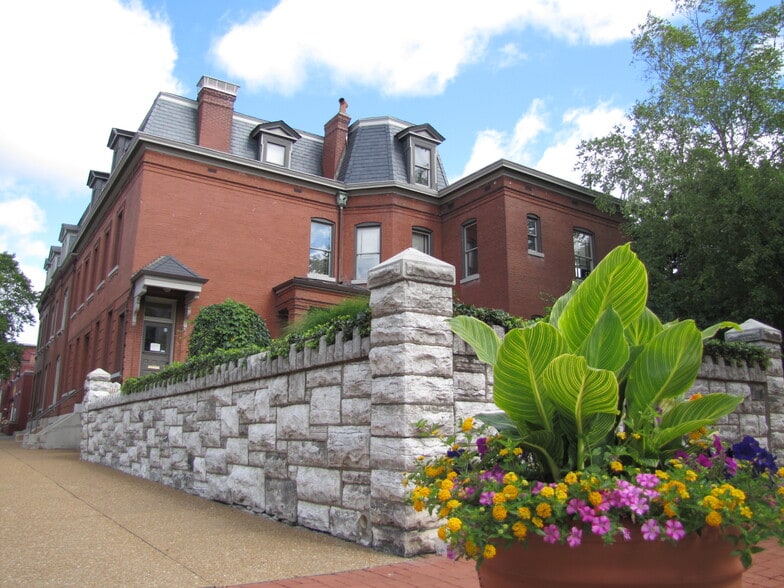 807 Geyer Ave, Saint Louis, MO for sale - Building Photo - Image 1 of 4