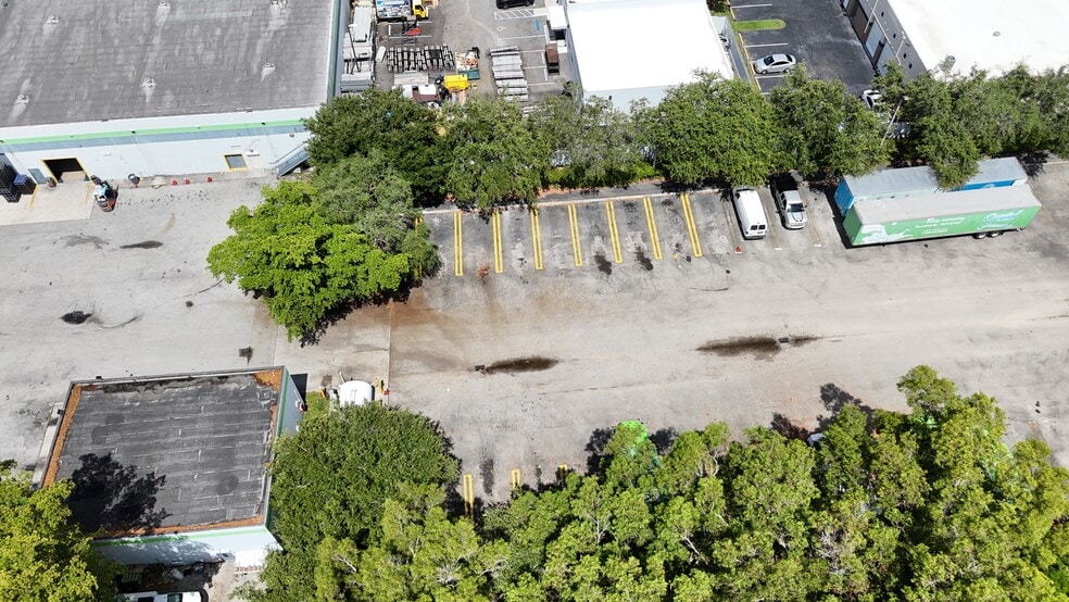 2779 NW 112th Ave, Doral, FL for lease - Building Photo - Image 3 of 12
