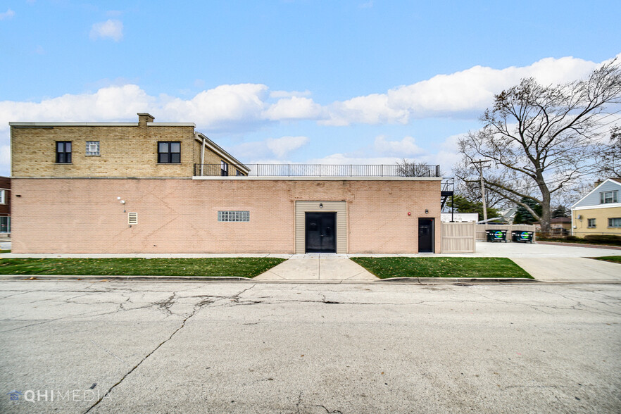 9300 W Ogden Ave, Brookfield, IL for sale - Building Photo - Image 3 of 27