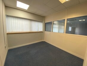 Pontygwindy Road, Caerphilly for lease Interior Photo- Image 2 of 6