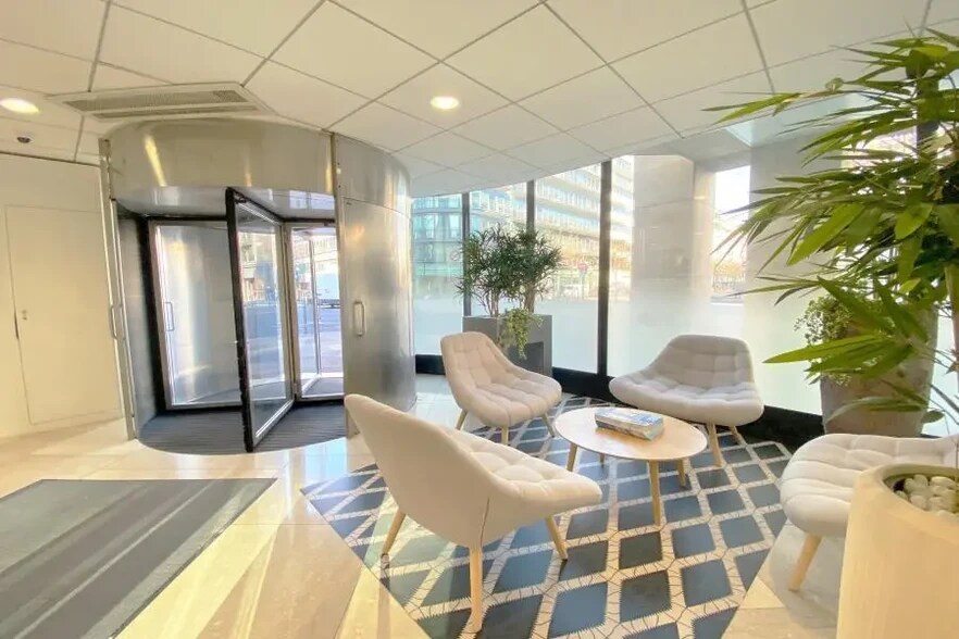 Office in 145 Rue Rue Gallieni, Boulogne-Billancourt for lease - Lobby - Image 3 of 3