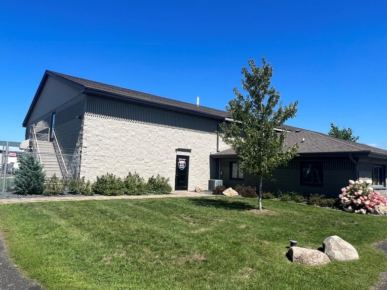 650 Brakke Dr, Hudson, WI for lease - Building Photo - Image 2 of 13