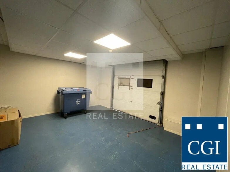 Office in Seyssinet-Pariset for sale - Building Photo - Image 3 of 4