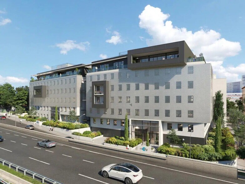 67 Avenue Benjamin Delessert, Marseille for sale - Building Photo - Image 2 of 16