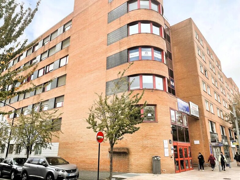 Office in Évry-Courcouronnes for lease - Building Photo - Image 2 of 12