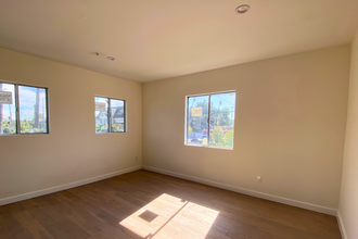 2071 W Washington Blvd, Los Angeles, CA for lease Interior Photo- Image 2 of 5