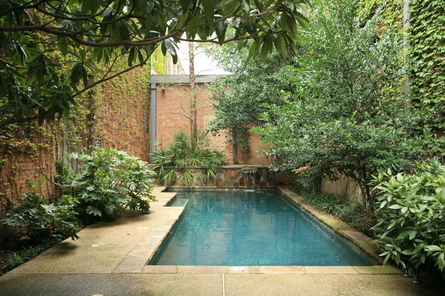 4100 Commerce St, Dallas, TX for lease - Building Photo - Image 3 of 16
