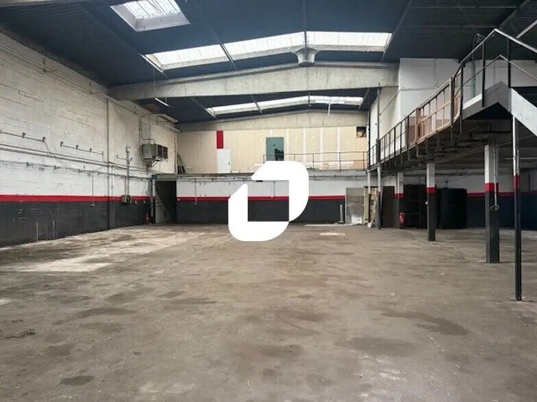 Flex in SAINT-OUEN-L'AUMONE for lease - Interior Photo - Image 2 of 7