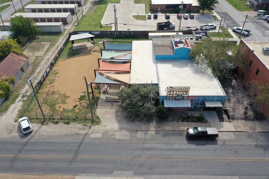 218 W Walnut St, Celina, TX for sale - Building Photo - Image 2 of 5
