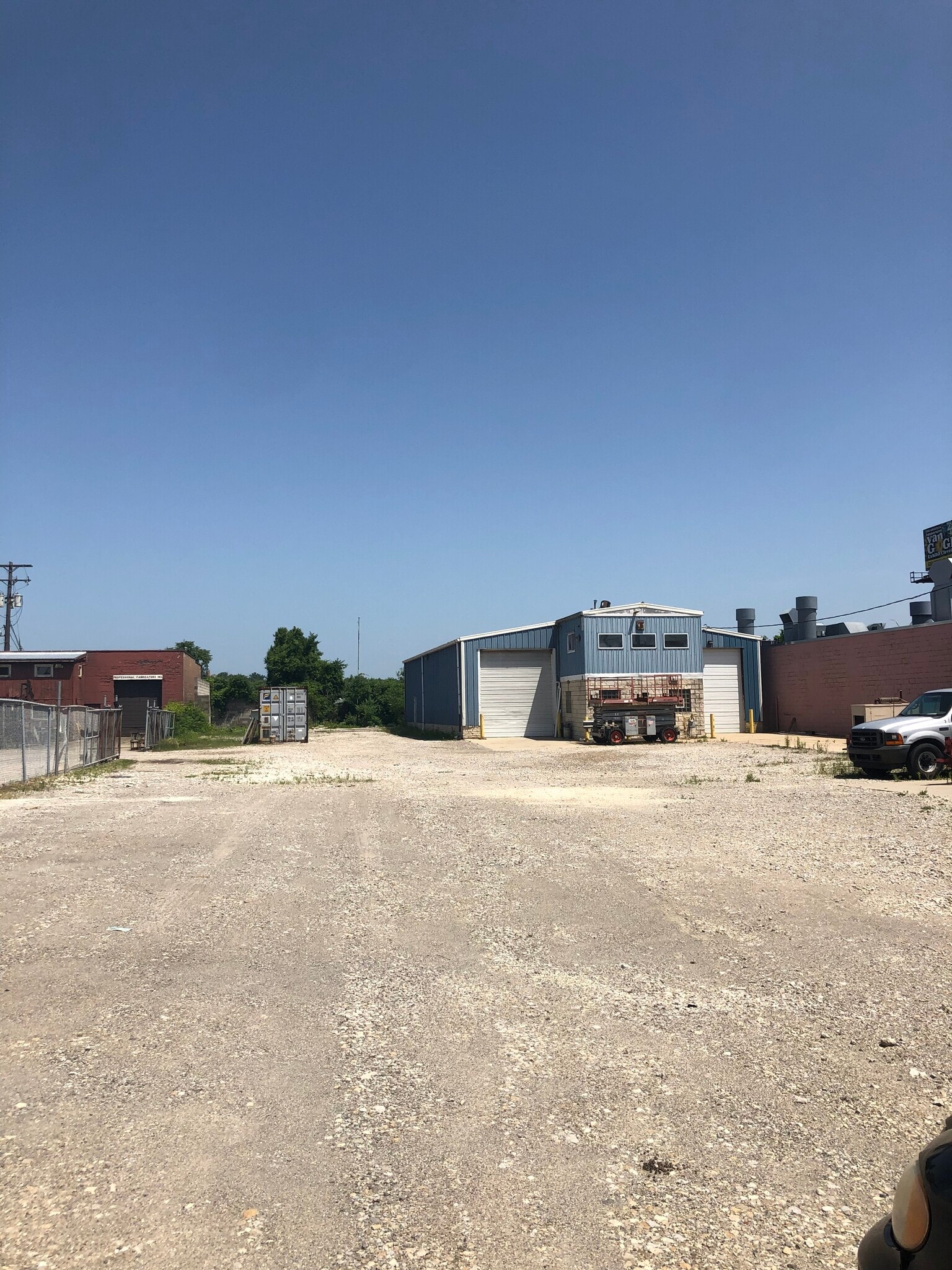 15700 Brookpark Rd, Brookpark, OH 44142