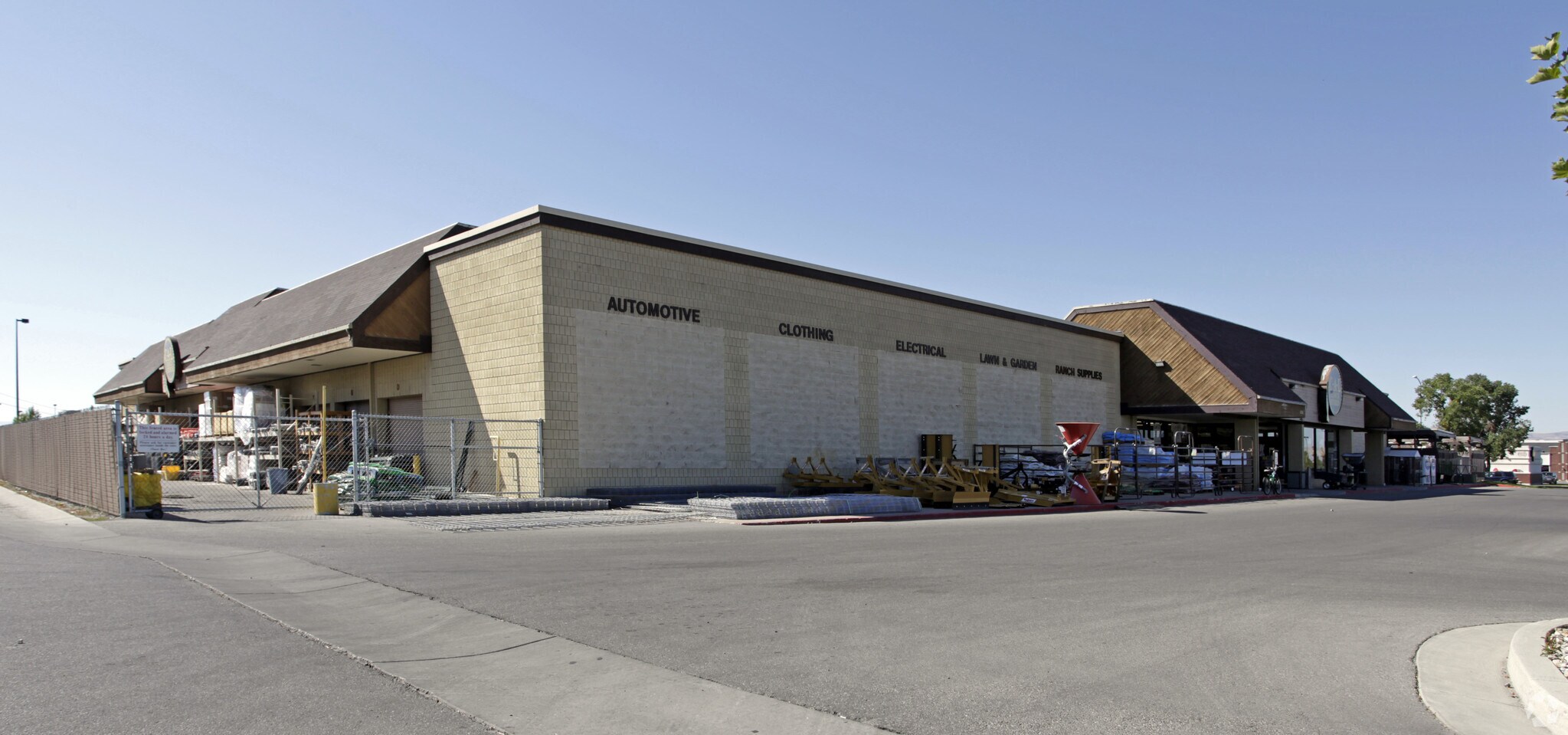 1224 N Main St, Logan, UT for sale Primary Photo- Image 1 of 1