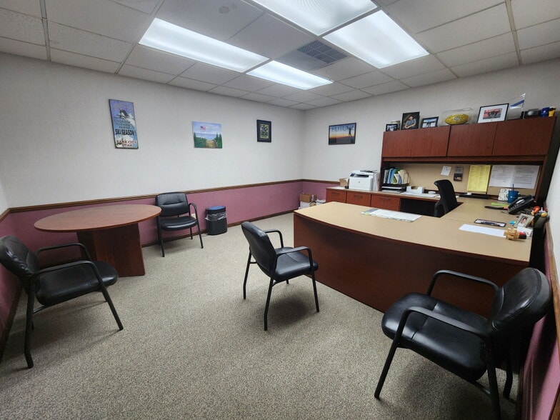 105-107 S Madison St, Green Bay, WI for lease - Interior Photo - Image 3 of 6