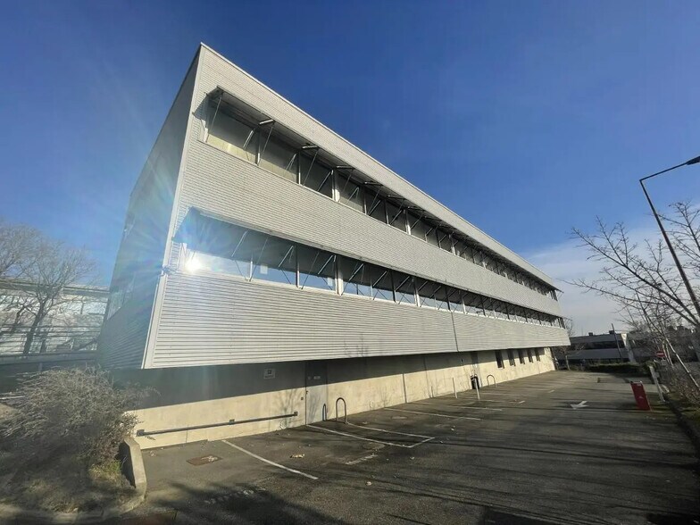 4 Impasse René Couzinet, Toulouse for lease - Building Photo - Image 2 of 41