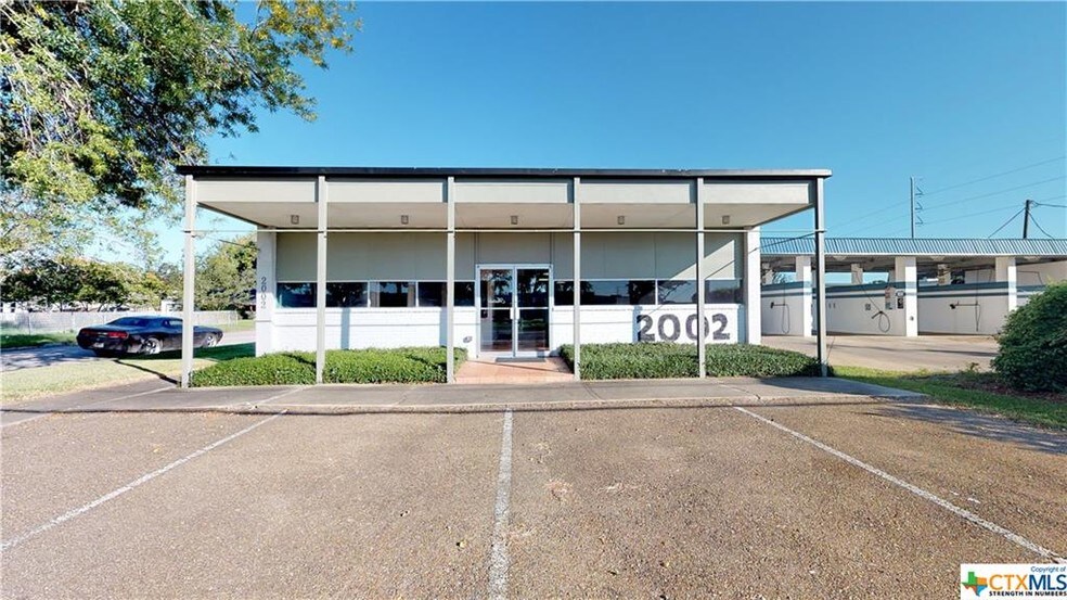 2002 E Red River Rd Victoria Tx 77901 Front Retail Office 2002 E Red River Rd