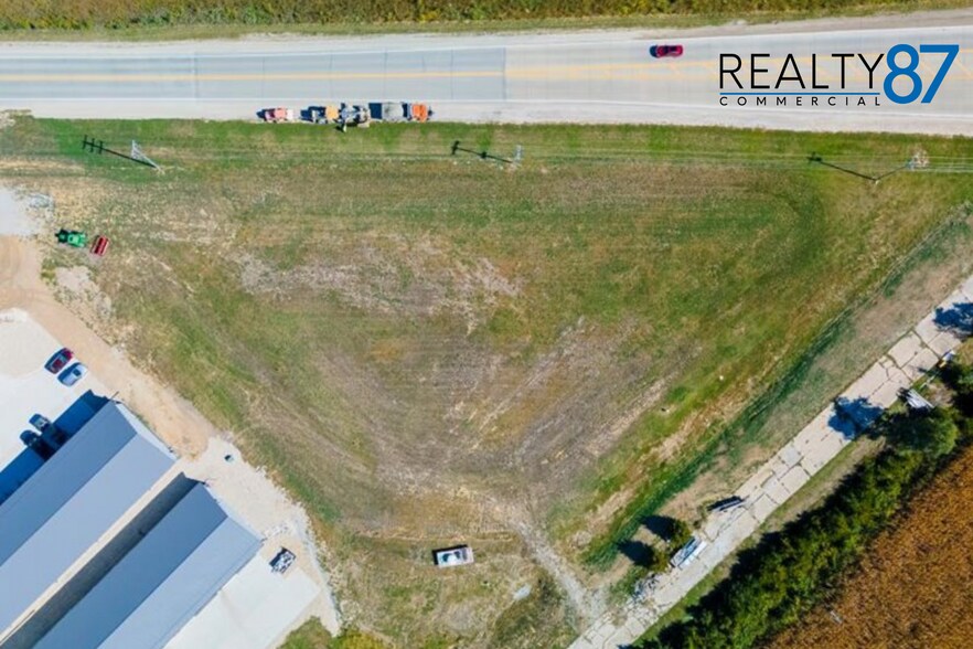 3230 N Center Point Rd, Marion, IA for sale - Aerial - Image 2 of 8