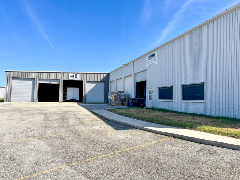 18975 Marbach Ln, San Antonio, TX for lease - Building Photo - Image 2 of 24