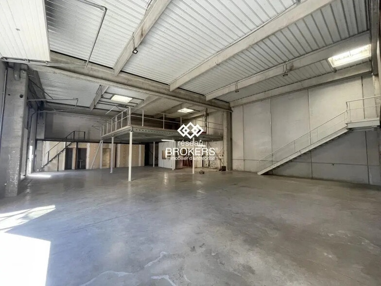 Industrial in Pertuis for lease - Interior Photo - Image 1 of 9