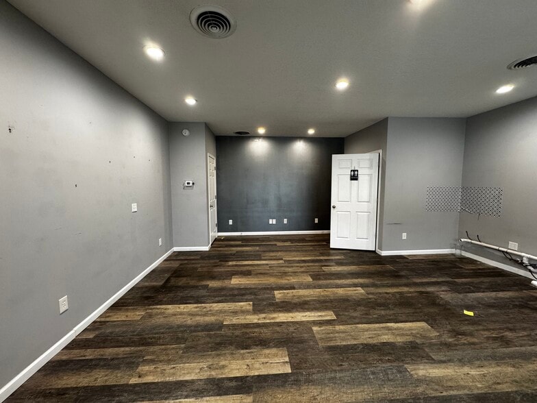 1308 S Randolph St, Garrett, IN for lease - Building Photo - Image 3 of 5