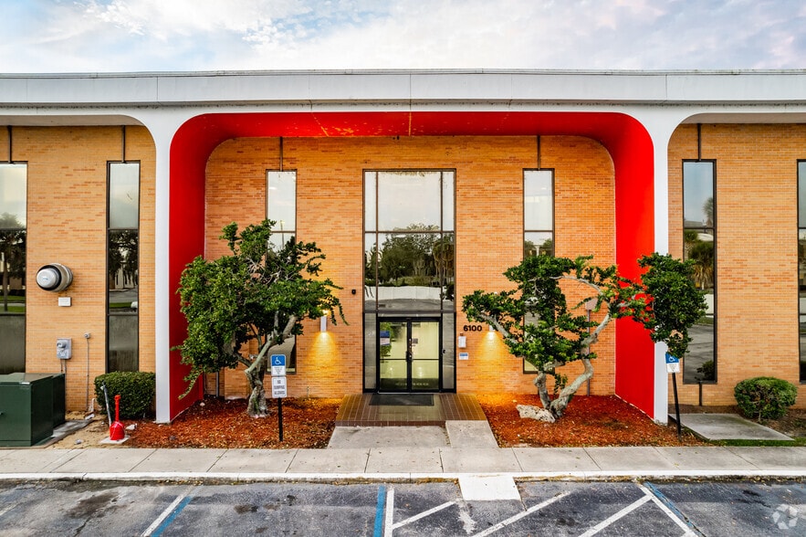 6100 Lake Ellenor Dr, Orlando, FL for lease - Building Photo - Image 3 of 27