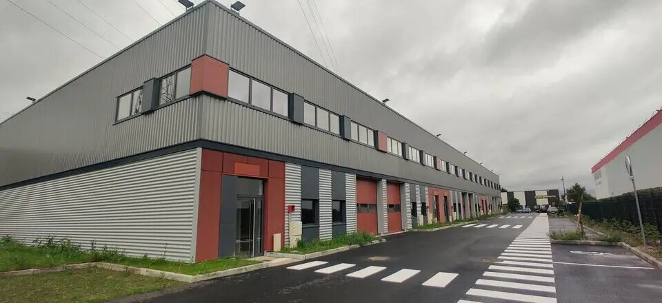Office in Corbeil-Essonnes for lease - Building Photo - Image 3 of 9