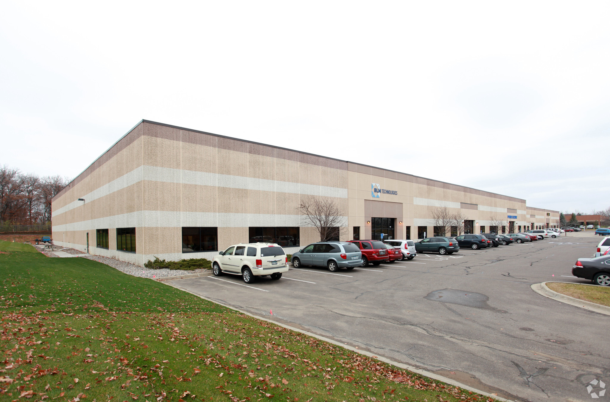 15300 N 25th Ave, Plymouth, MN for lease Primary Photo- Image 1 of 4