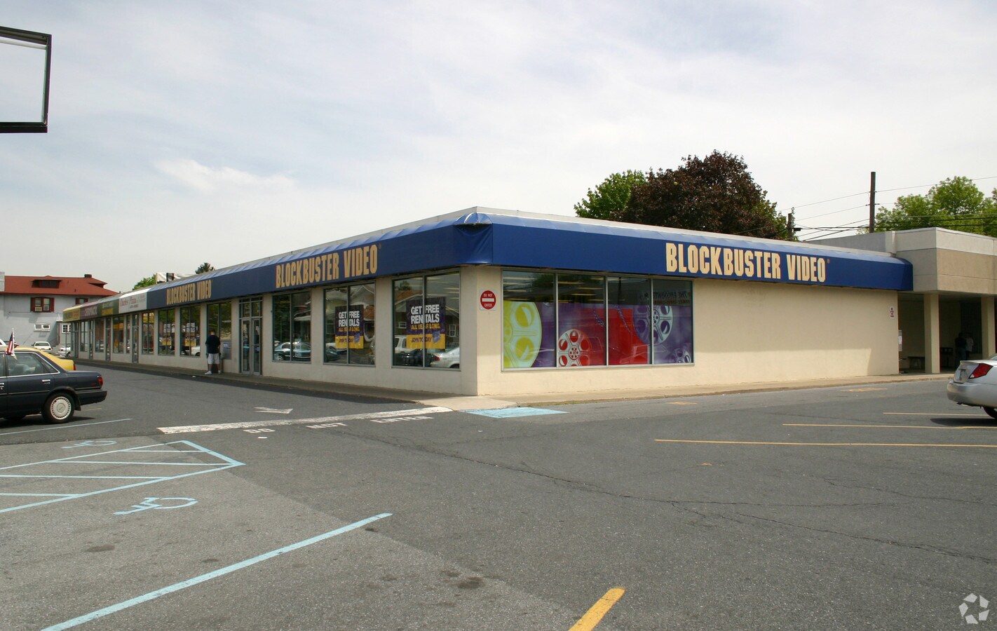 2102 Union Blvd, Allentown, PA 18109 Union Boulevard Shopping Plaza