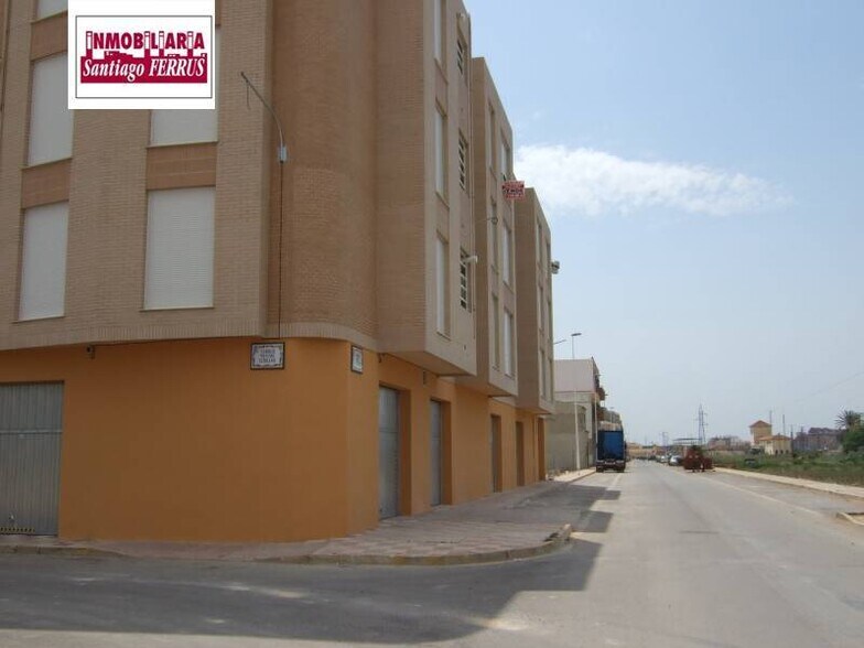 Retail in Almussafes for lease - Building Photo - Image 2 of 2