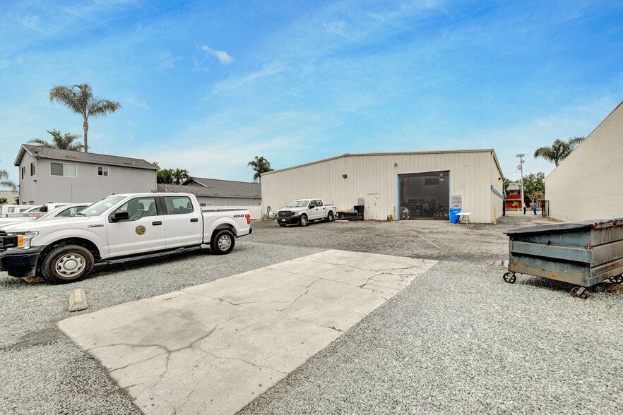 445 N Twin Oaks Valley Rd, San Marcos, CA for sale - Building Photo - Image 2 of 19