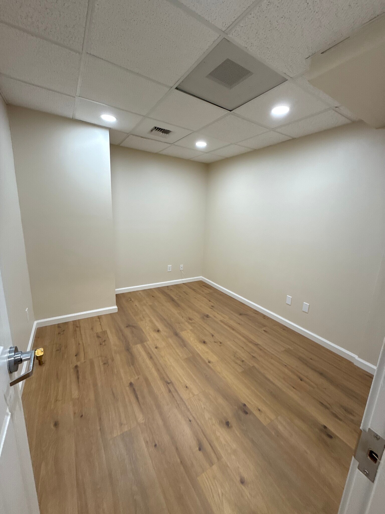 11 5th St, Petaluma, CA for lease Interior Photo- Image 1 of 1