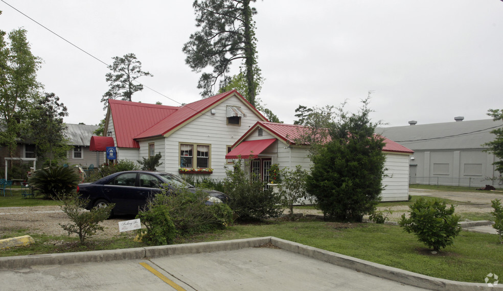 544 Girod St, Mandeville, LA for sale - Primary Photo - Image 1 of 1