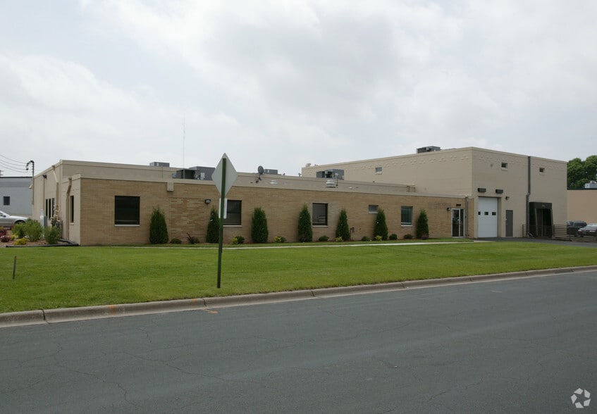 2909 S Anthony Ln, Saint Anthony, MN for sale - Building Photo - Image 2 of 11