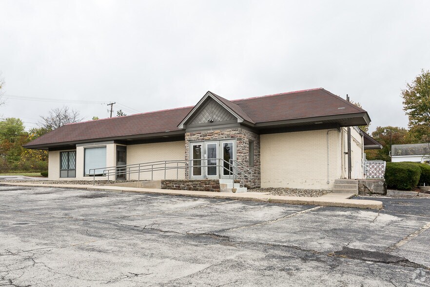 4241 Kirk Rd, Austintown, OH 44511