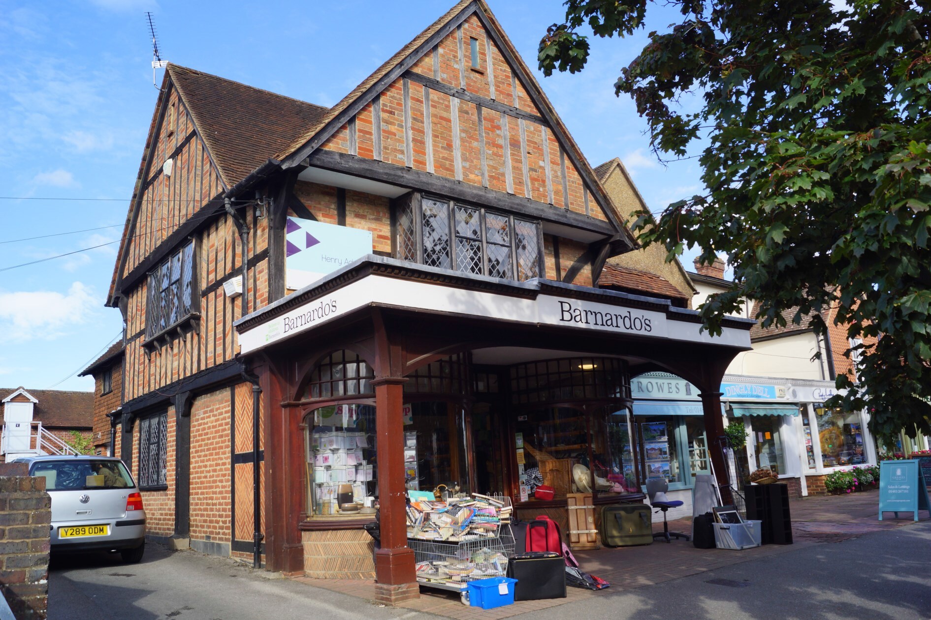 81 High St, Cranleigh for sale Primary Photo- Image 1 of 1