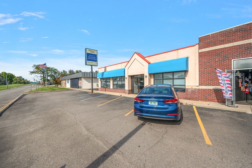 32064 Utica Rd, Fraser, MI for lease - Building Photo - Image 3 of 8