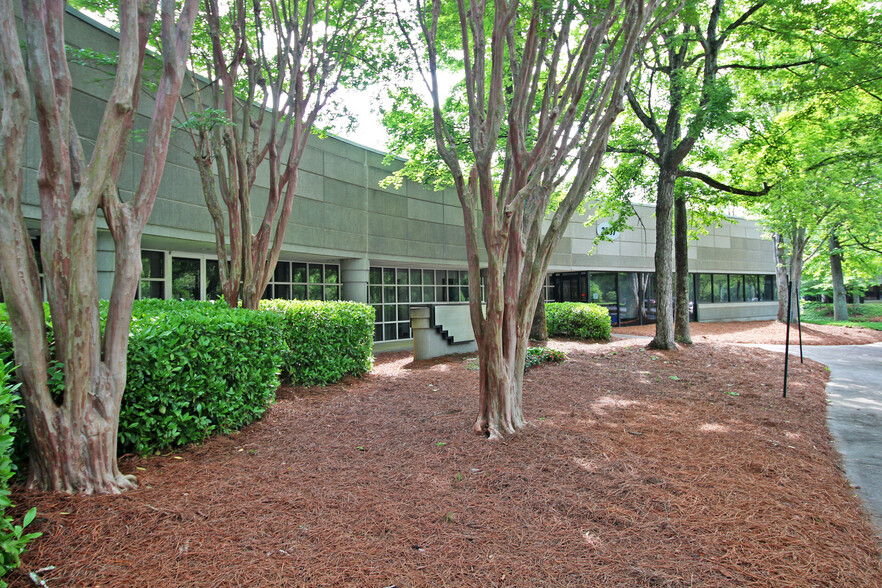 3587 Parkway Ln, Peachtree Corners, GA for sale - Building Photo - Image 1 of 13