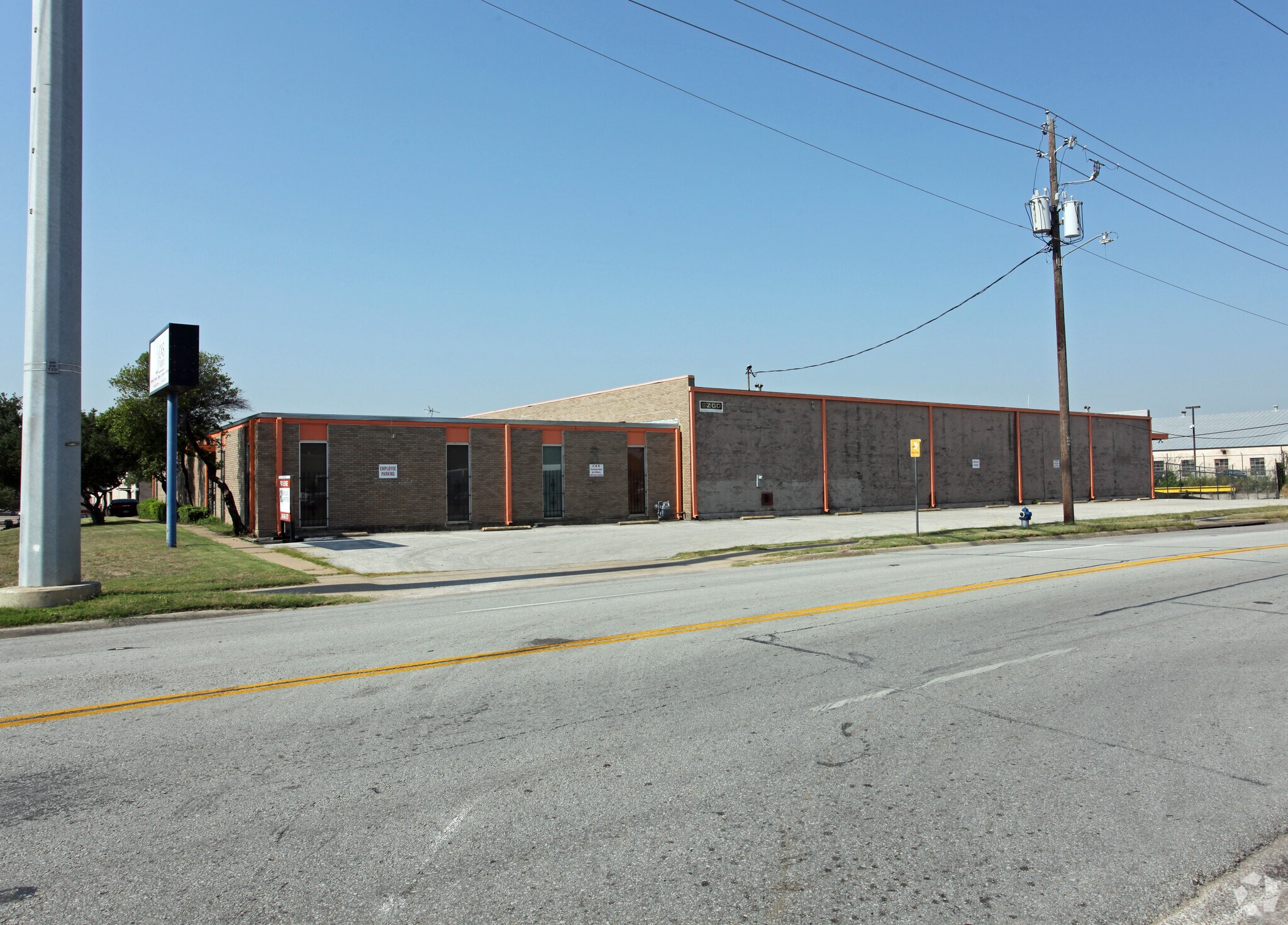 6787 Oakbrook Blvd, Dallas, TX for sale Primary Photo- Image 1 of 1