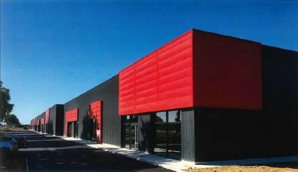 Retail in Saint-Jory for lease Building Photo- Image 1 of 6