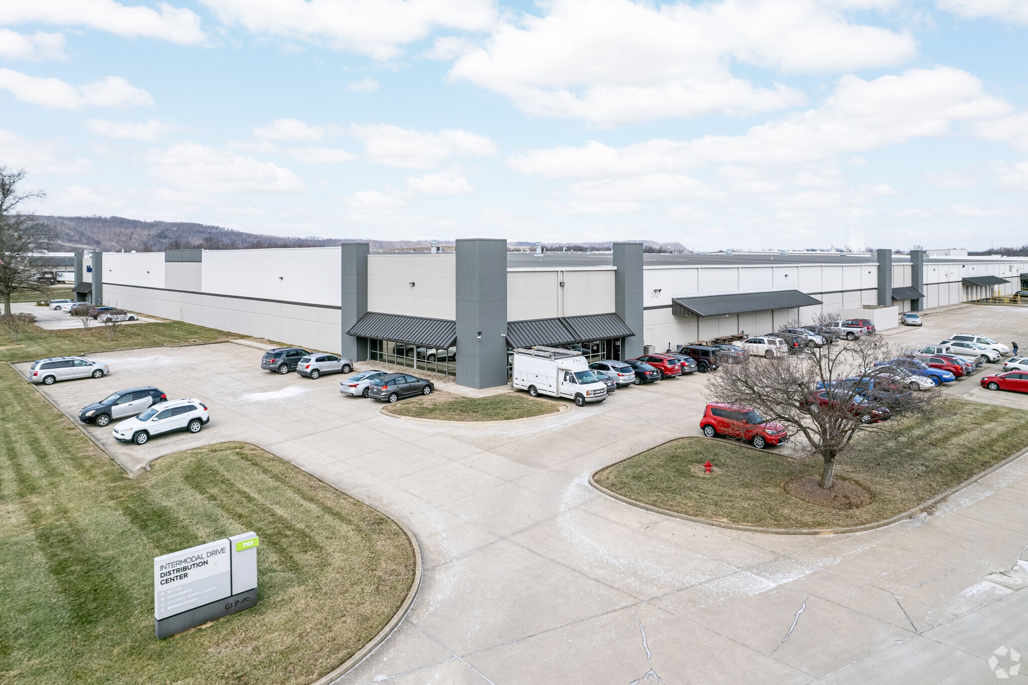 7101 Intermodal Dr, Louisville, KY for lease Building Photo- Image 1 of 15