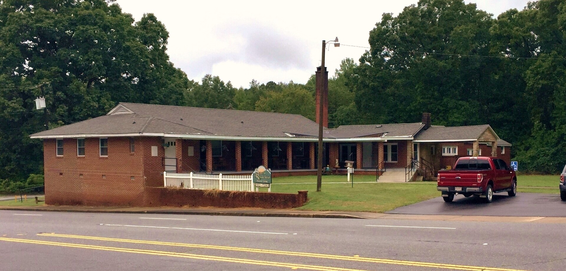 126 Tokeena Rd, Seneca, SC for sale Primary Photo- Image 1 of 1