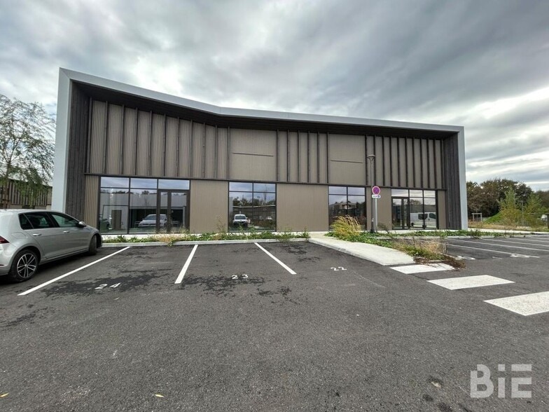 6 Rue Suzanne Bernard, Mérignac for lease - Building Photo - Image 2 of 10
