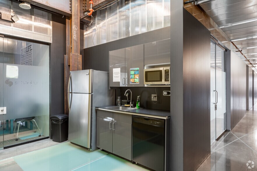 3461 Ringsby Ct, Denver, CO for lease - Interior Photo - Image 3 of 16