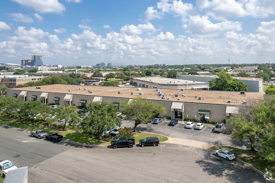 2010 Centimeter Cir, Austin, TX for lease - Building Photo - Image 3 of 5