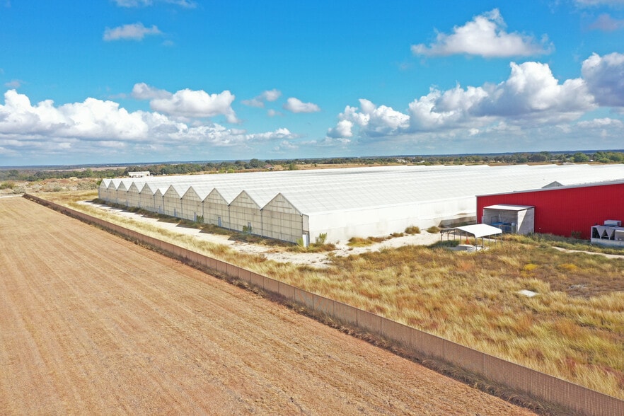 1205 Reed Dr, Lockhart, TX for lease - Building Photo - Image 2 of 27