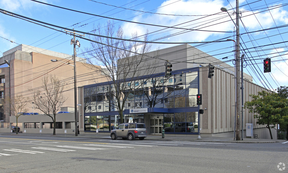 700 Broadway, Seattle, WA for lease - Primary Photo - Image 1 of 3