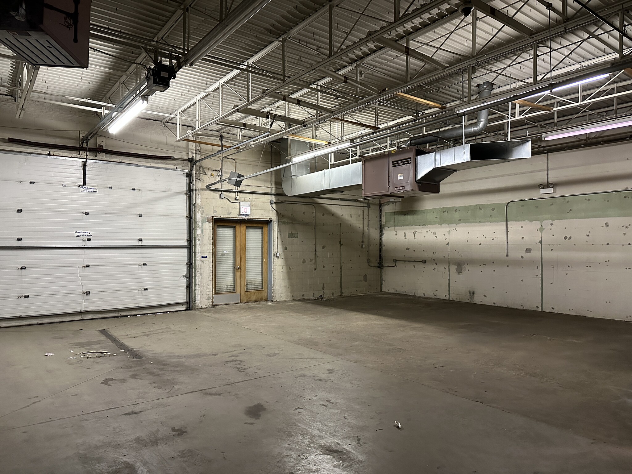 9238-9244 S Stony Island Ave, Chicago, IL for lease Interior Photo- Image 1 of 4