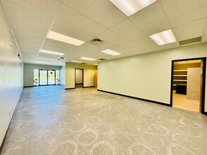 1811-1933 University Blvd, Anderson, IN for sale Interior Photo- Image 1 of 28