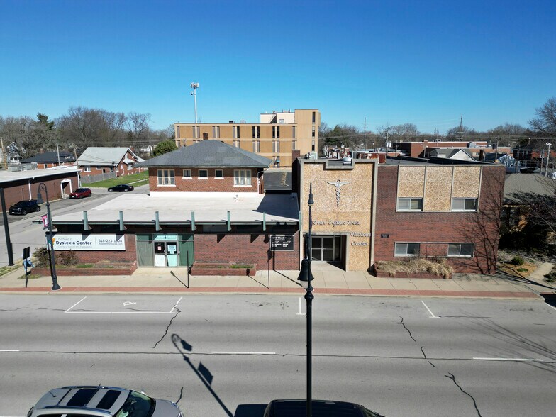 415 W Main St, Collinsville, IL for sale - Building Photo - Image 1 of 1