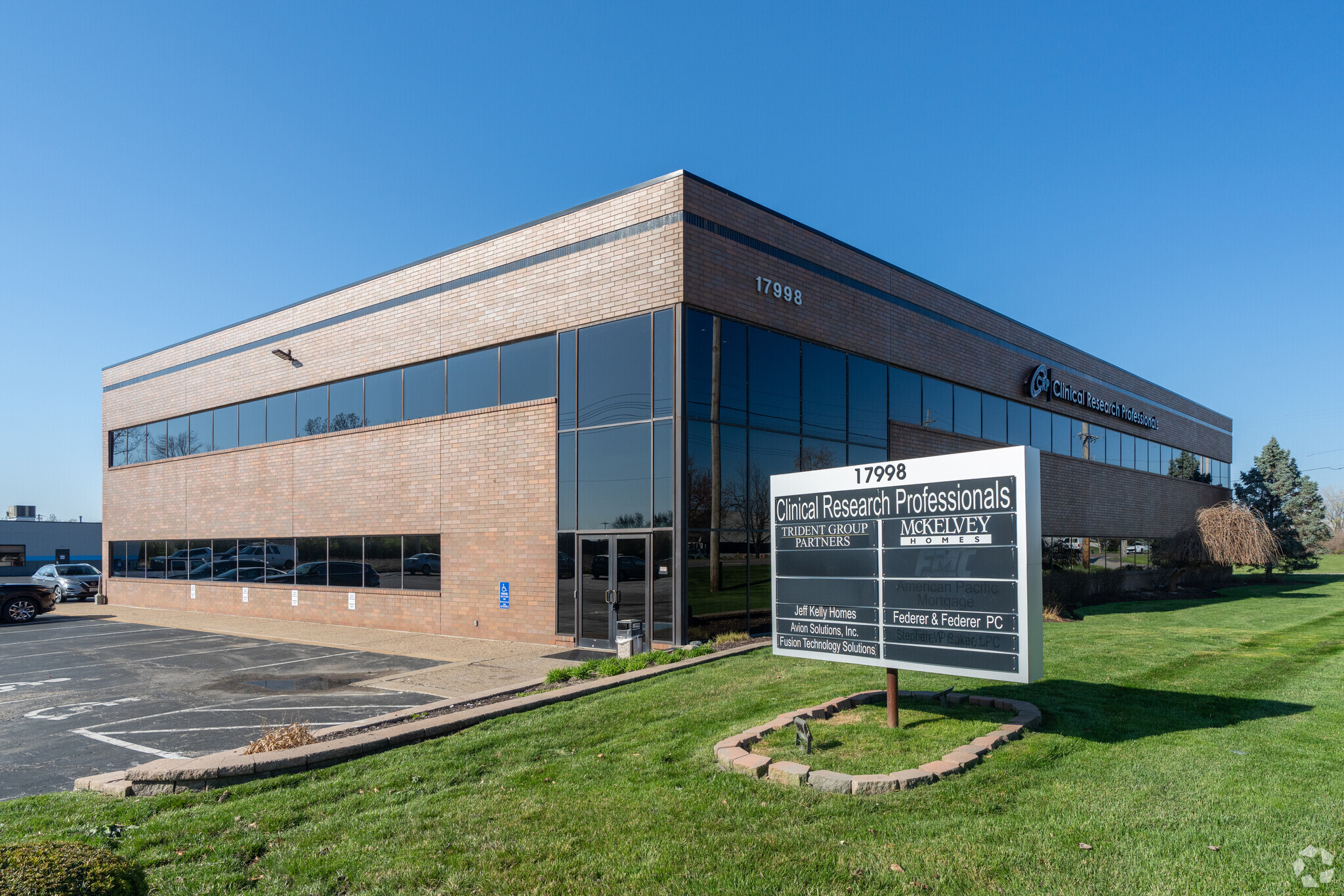 17998 Chesterfield Airport Rd, Chesterfield, MO for lease Building Photo- Image 1 of 14